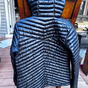 Eastern Mountain Sports Women's Shiny Black Puffer Jacket